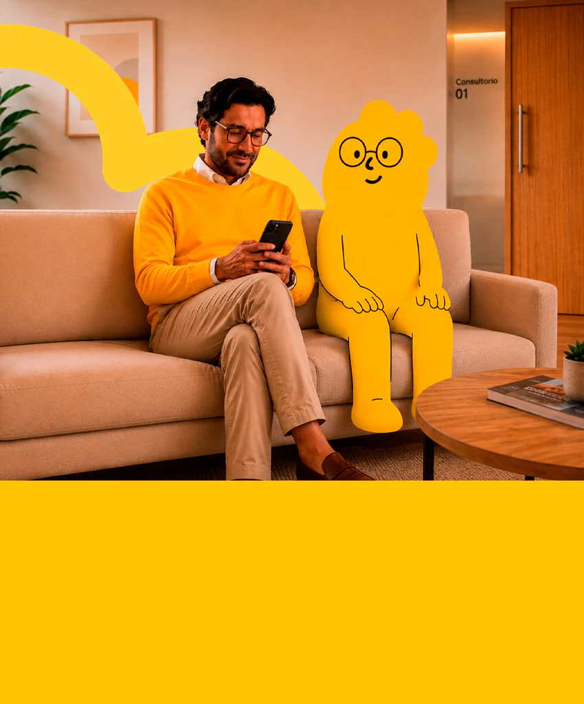 También puedes hacer tu solicitud por WhatsApp